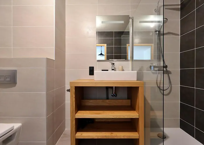 Combe -spacieux 4/6 Personnes Avec Grand Balcon